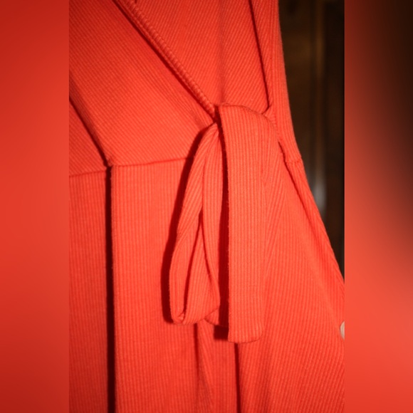 Women’s dress - Picture 3 of 5